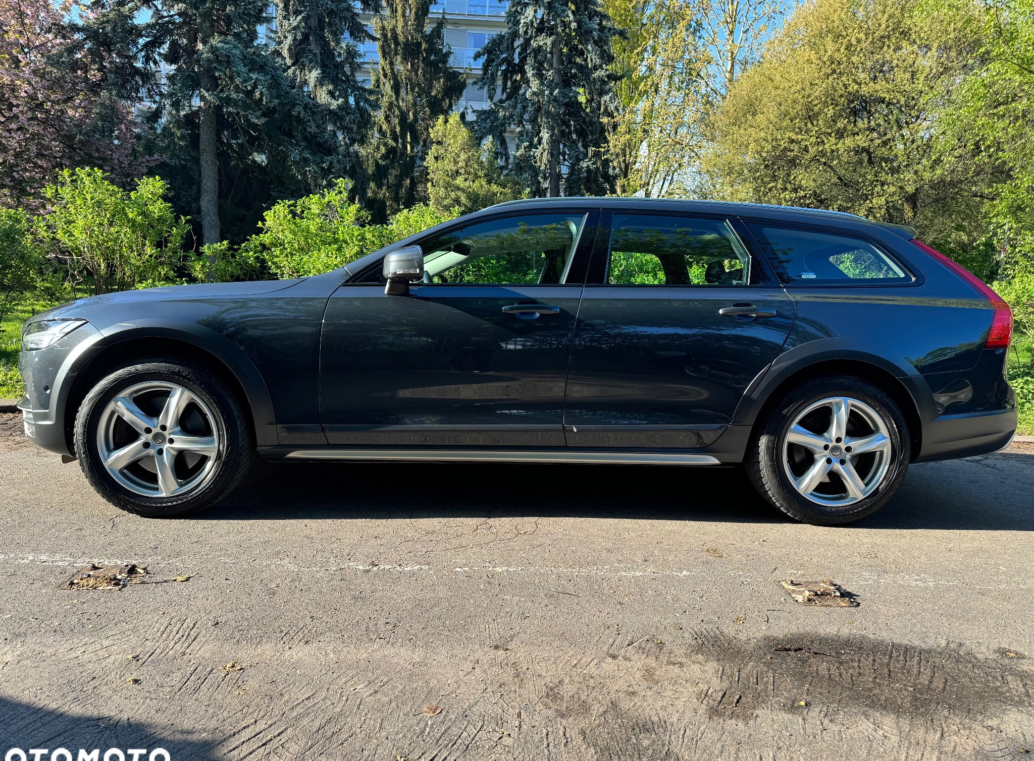 Volvo V90 Cross Country cena 129000 przebieg: 154500, rok produkcji 2017 z Warszawa małe 154